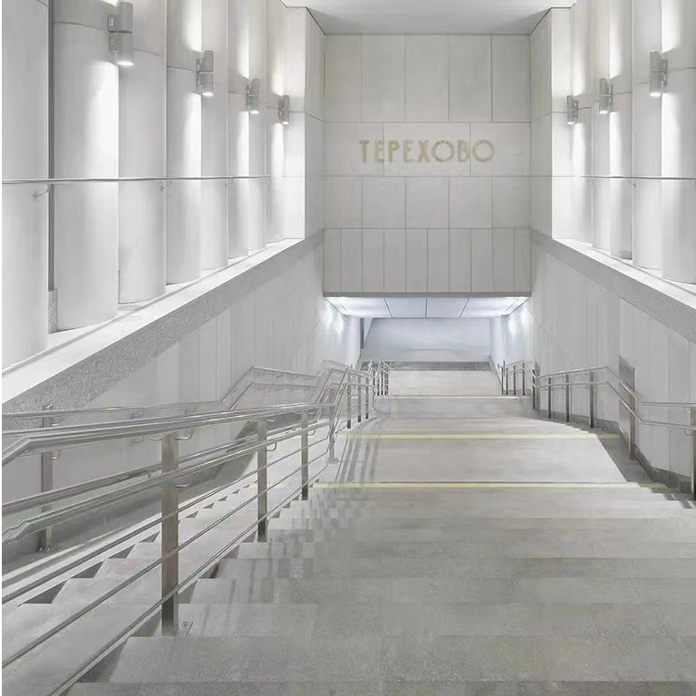 Avantages des indicateurs tactiles dans les espaces publics