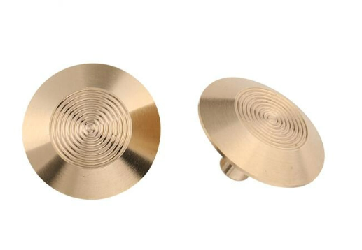 L'utilisation de goujons indicateurs tactiles dans les escaliers